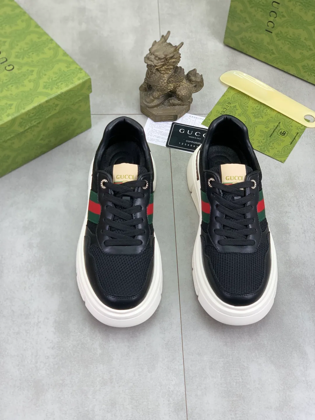 Men's shoes 💰P400💰[New style]🆘 The latest model from Gucci GUCCI official website🎁Classic casual and fashionable men's shoes👟Best model💥The style is simple and elegant, exclusive for trendy men. Unique official website latest brand elements👑Gucci original decoration, fashionable and generous, original soft calfskin fabric➕Comfortable soft first-layer pigskin lining ✅The official website specifies wear-resistant casual outsole, the classic model is photographed in real life🎬Color: 2️⃣colors available😍Number of codes: 38-44